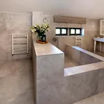 Don Giordano Excelsior - Luxe Tuscan Palace Ferenci