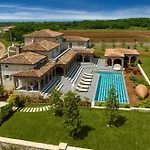 Don Giordano Excelsior - Luxe Tuscan Palace * Ferenci