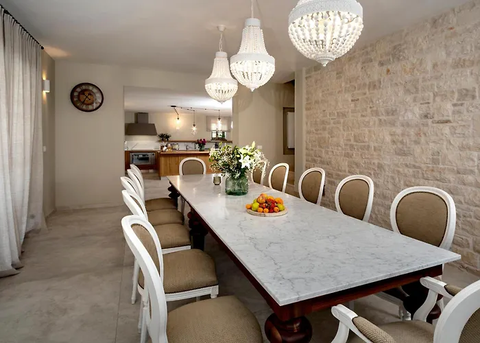 Don Giordano Excelsior Vila *